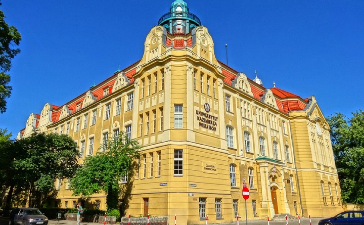 إعلان فرصة دراسة ترم دراسي كامل بجامعة كازيميرز ويلكي – بولندا