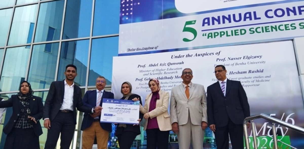 تهنئة للطلاب الذين فازوا بالمركز الأول في مؤتمر العلوم التطبيقية بجامعة بنها
